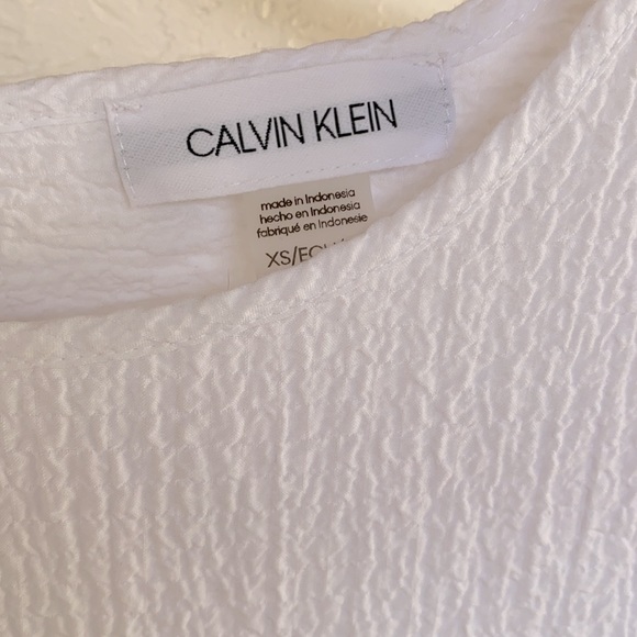 Calvin Klein Crinkle Top - Picture 4 of 8